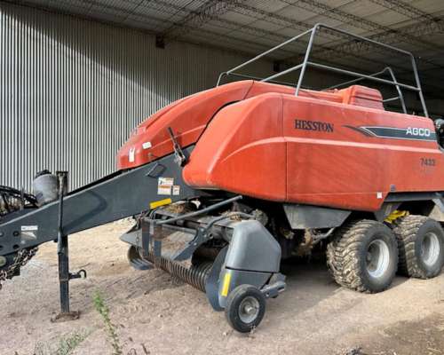 Mega Enfardadora Hesston con Cutter