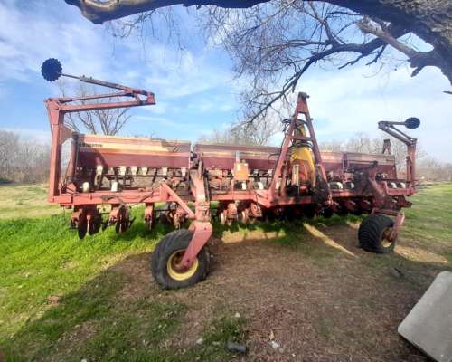 Sembradora Bertini 32000 - 16 a 52 Neumatica - Fert en Linea