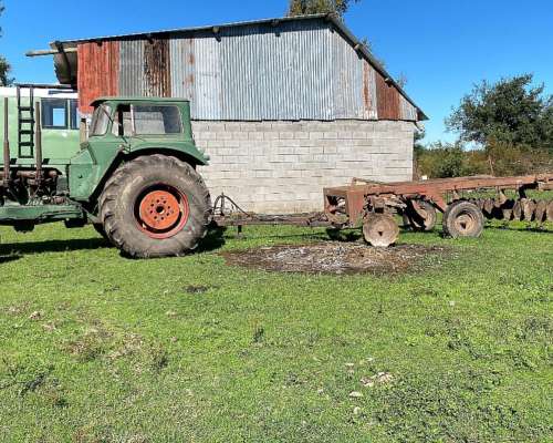 Tractor Deutz 144 con Rastra Excéntrica