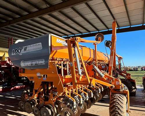 Agrometal MXY 37 a 17,5 , Monitor Plantium año 2013.