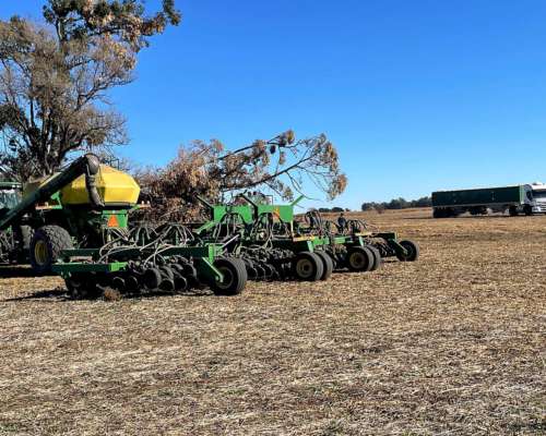 John Deere DB44 de 24 a 52 . Corte - Fertilizador Lanza