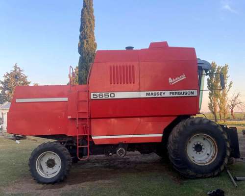 Cosechadora Massey Fergusson 5650, año 2003, 6.500 HS,