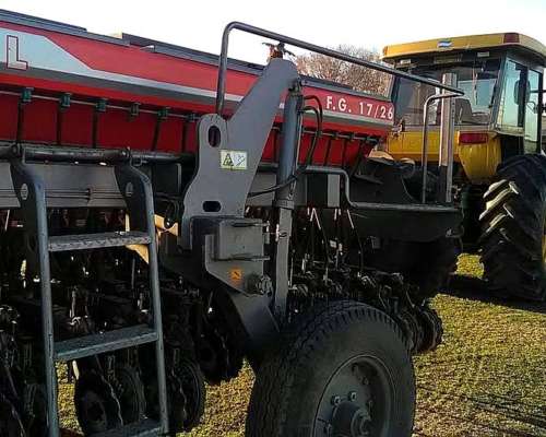 Sembradora Gimetal 25 Lineas a 17,5 cm con Alfalfero