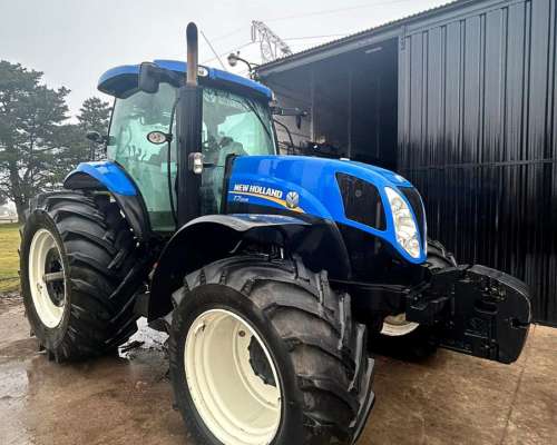 Tractor New Holland T7 205 2021 - 7.300 Hs - Piloto