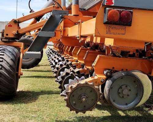 Sembradora Agrometal TX Mega de 16-52