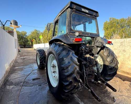 Valtra BM100 año 2006 106hp 4X4 TDF 3pto Cabina Excelente