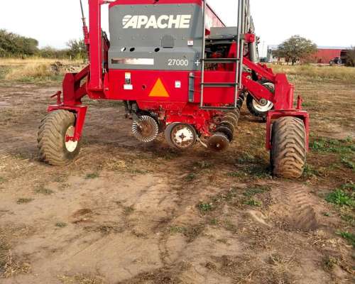 Dueño Vende Sembradora Apache 27000 de 22 Surcos
