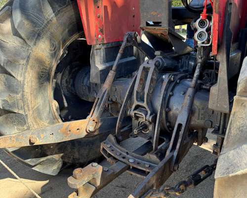 Tractor Massey Ferguson 1175 con Levante 3 Puntos