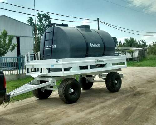 Acoplado Tanque Plastico Combinado y con Bidoneras Lecar