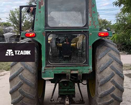 Tractor John Deere 3550 (4x4) – UN Clásico Indestructible