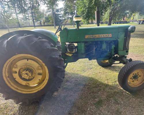 Tractor John Deere 445 ST con 3p y Toma de Fuerza 45 HP