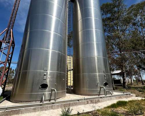 Se Venden 5 Silos de 150.000 Lts de Acero Inox