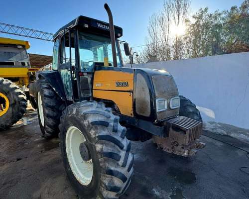Valtra BM100 año 2006 106hp 4X4 TDF 3pto Cabina Excelente
