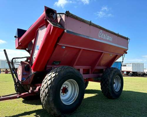 Tolva Autodescargable Cestari con Balanza - 18 TN - Usada.