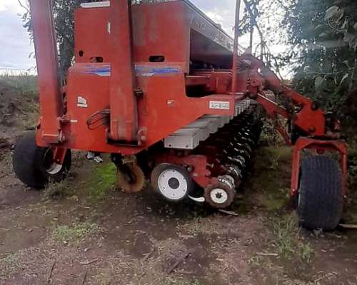 Sembradora Monumental M6750 de 12/52