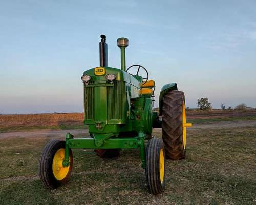 John Deere 730 Embrague a PIE Hidraulico TDF