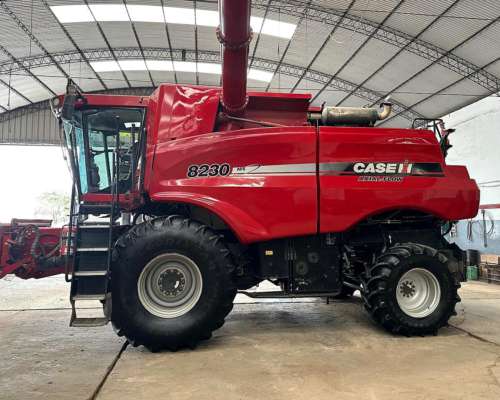 Case IH Axial Flow 8230 - año 2017