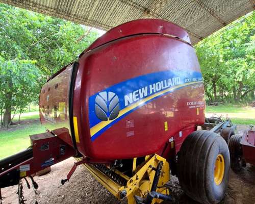 Rotoenfardadora New Holland RB560