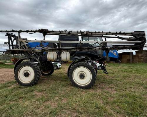 Pulverizadora, Autopropulsada, New Holland, Defensor - 3923