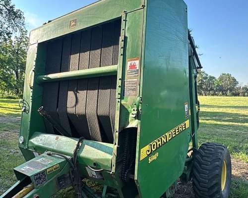 Rotoenfardadora John Deere 566