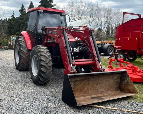 Tractor Case IH Farmall JXM 90 con Pala L630