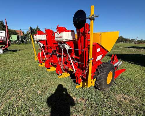 Sembradora de Papa Cuatro Surcos Nueva Agromaster