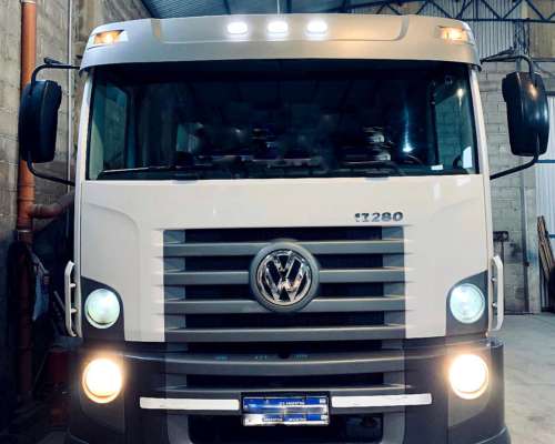 Vw 17-280 año 2016 Único Dueño Carrocería Enganche Lona.
