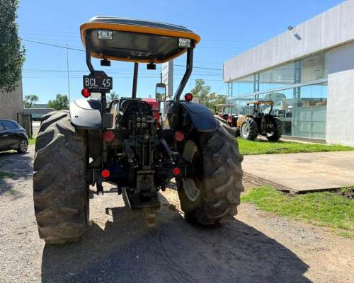 Tractor Valtra BL 88 con Techo