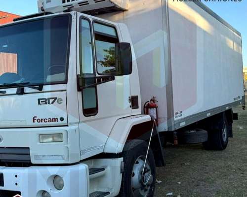 Ford Cargo 1317e Modelo 2011 con Caja y Equipo