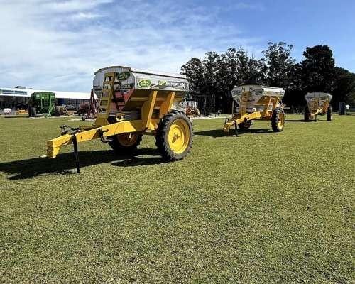 Fertilizadora SR 3000 - con Cinta y Acero Inoxidable Nueva