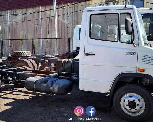 Mercedes Benz L-710 año 2008