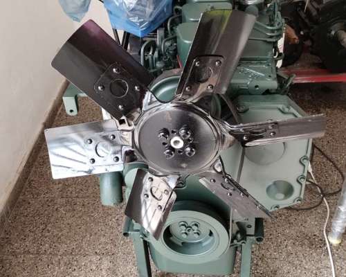 Motor Cummins 6bt para Maquinaria Agrícola e Industrial.