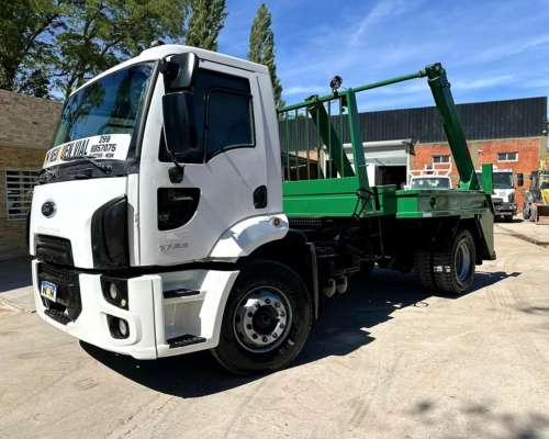 Ford Cargo 1722 con Porta Volquetes Telescópico Nqnmaq