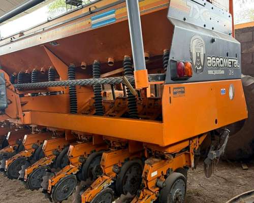 Agrometal TX Mega 2042 Doble Fertilización, año 2013