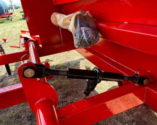 Embolsadora de Granos Aumec Equipada con Barra de Mando