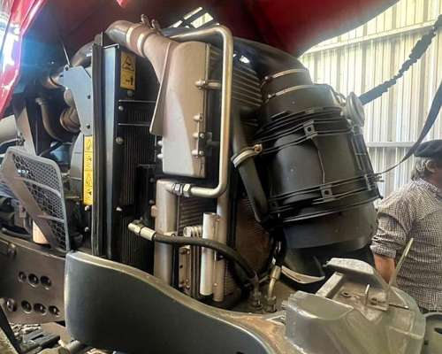 Massey Ferguson 8727 (270 HP) año 2019