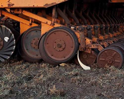 Sembradora Agrometal MX 33 a 21 Alfalfero y Fertilización