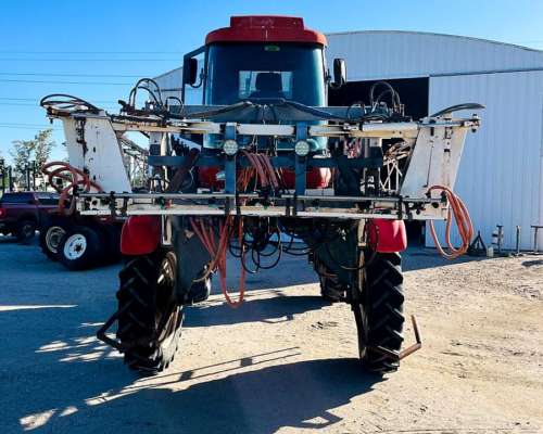 Pulverizadora Cinal-for 2.800 Litros.