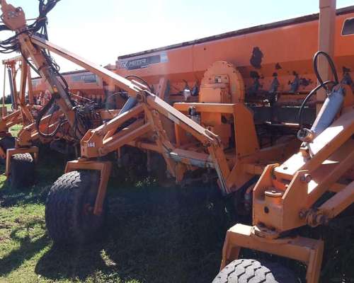 Sembradora Agrometal Txmega de 22 a 52 Neumatica 2012