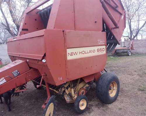 Rotoenfardadora New Holland 660