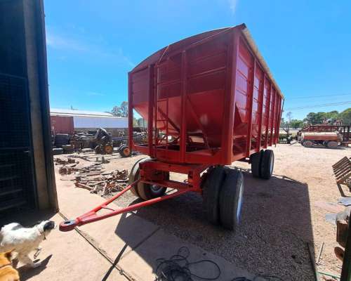 Acoplado Silero de 12 TN con División y Tapa Facil