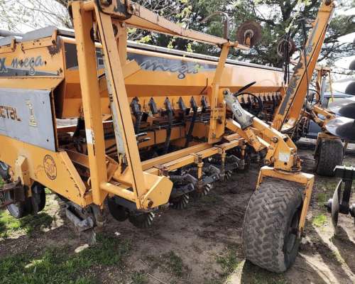 Sembradora Agrometal TX Mega de 13 a 52 cm Grano Grueso