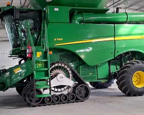 Cosechadora John Deere S790, año 2023