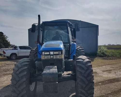 Tractor New Holland TM 150 Motor Reparado