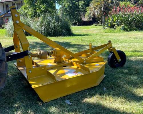 Desmalezadora 1.20 Ancho de Corte Acople de Tres Puntos