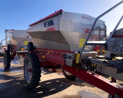 Fertilizadora Fertec Serie 6 de 5000 Lts, Disponible