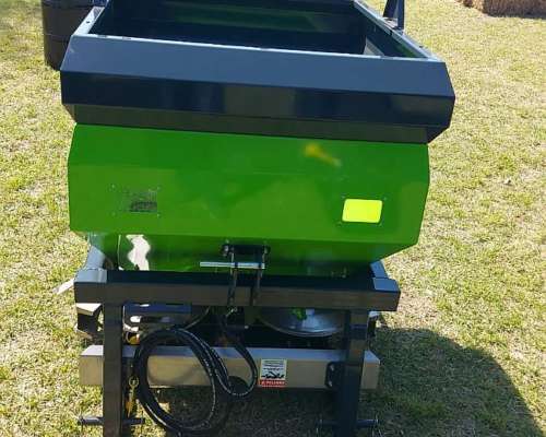 Fertilizadora 500/750/1000lts 3 Puntos Sirius Bernardin