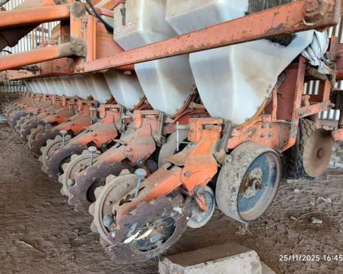 Sembradora Fercam Modelo GPI 12 S a 52 cm