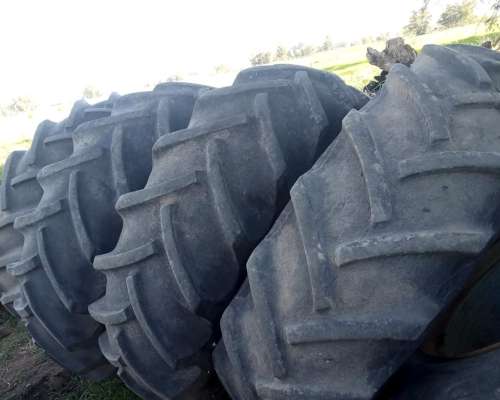 4 Cubiertas con Llantas 18.4.34