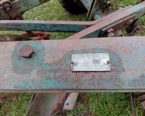 Arado de 3 Rejas Marca John Deere